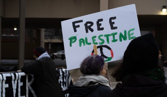 Demonstrators call for ceasefire in Palestine at Syracuse Federal Building